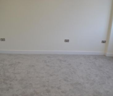 4 bedroom terraced house to rent - Photo 1