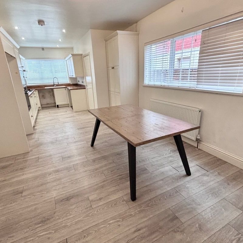 Alliance Avenue, HULL - Photo 1