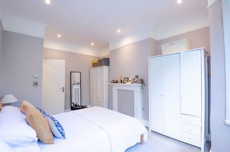 2 Bed Flat, East Dulwich Road, SE22 - Photo 3