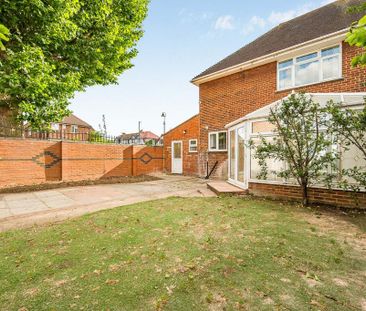 3 bedroom semi-detached house to rent - Photo 6