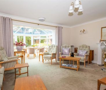 1 bedroom retirement property to rent - Photo 6
