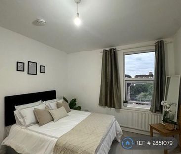 1 bedroom in a house share to rent - Photo 4