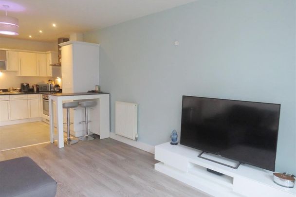 High Street, SOUTHAMPTON - Photo 1