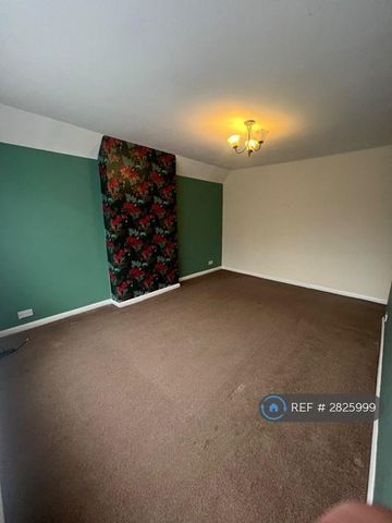 2 bedroom maisonette to rent - Photo 2
