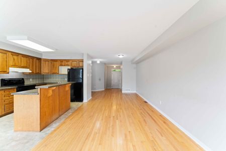 For Lease - 270 Berrigan Drive, Barrhaven, Ontario - Photo 4