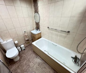 4 bedroom semi-detached bungalow to rent - Photo 3