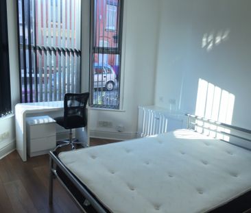 4 BED STUDENT HOME – BILLS INCLUDED - Photo 3