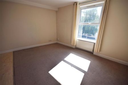 Heath Road, Twickenham - 1 bedroomProperty for lettings - Chasebuchanan - Photo 2