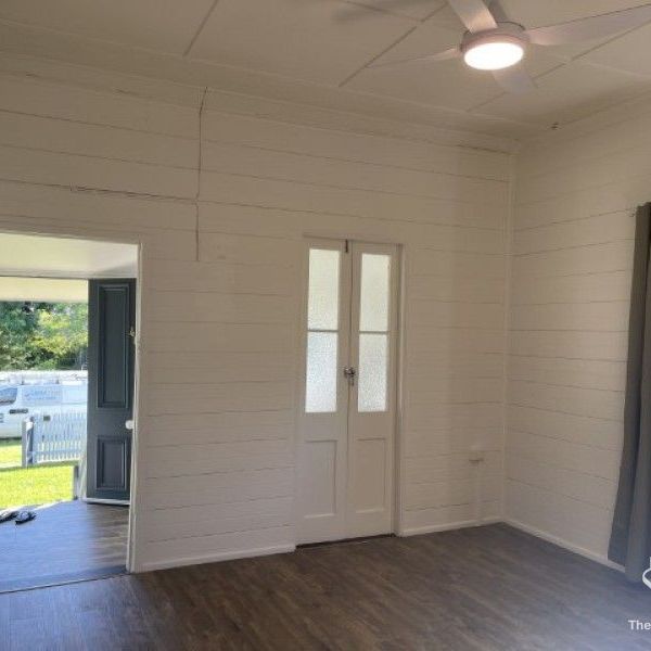 Renovated 3 Bedroom Home - Photo 1