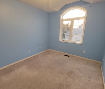 For Lease - 3045 Gladeside Avenue Unit# 2, Oakville, Ontario - Photo 2