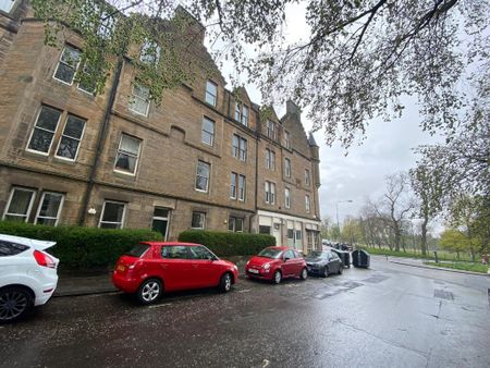 Marchmont Crescent, Marchmont, Edinburgh, EH9 1HN - - Photo 2