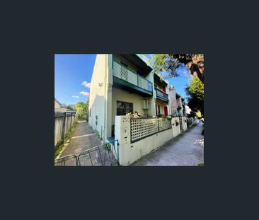 QUIET ONE BEDROOM FLAT - PET FRIENDLY - Photo 6