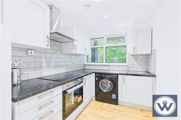 Flat to Rent: Roebourne Way, E16 - Photo 1