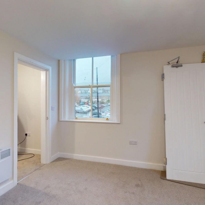 1 bedroom Flat To Let - Photo 1