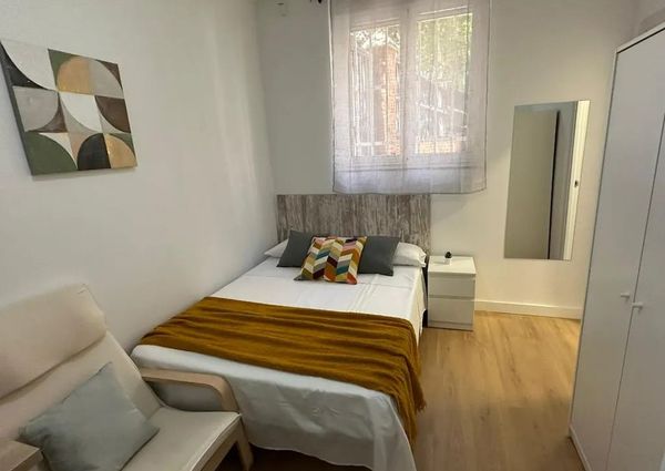 Calle de la Infanta Mercedes, Madrid, Community of Madrid 28020