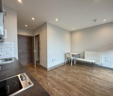 Studio to rent - Photo 2