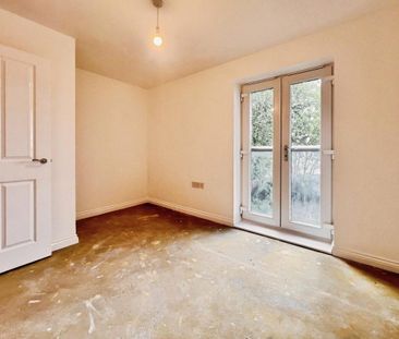Calcutta Road, Tilbury, RM18 - Photo 3