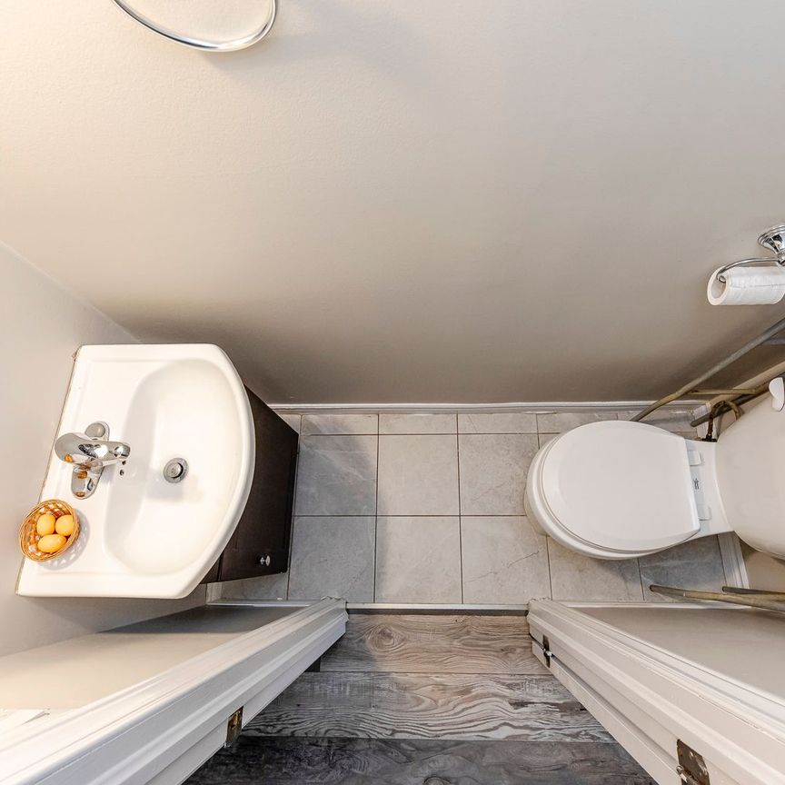 For Lease - 2369 Coldstream Drive, Burlington, Ontario - Photo 1