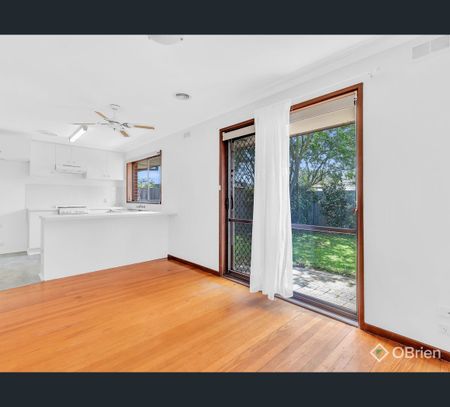 9 Norwich Street, Werribee, Vic 3030 - Photo 5