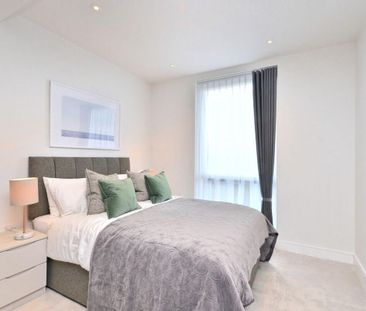 A two bedroom apartment to let in Chelsea Creek, SW6 - Photo 4