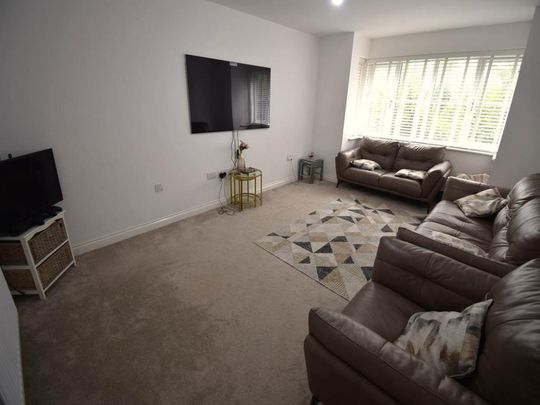 5 bedroom detached house to rent - Photo 1