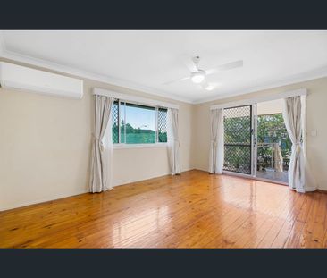 32 Sunbird Avenue, Paradise Point, Qld 4216 - Photo 6