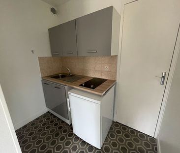 Location Appartement 1 pièce 27m² - Photo 3