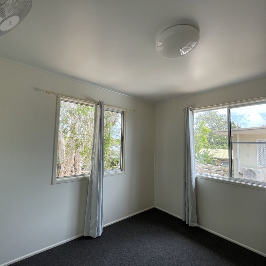 3 BEDROOM HIGHSET HOME IN SLADE POINT - Photo 1