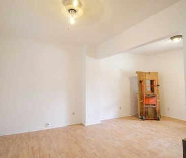 For Lease - 1354 Caroline Street, Burlington, Ontario - Photo 3