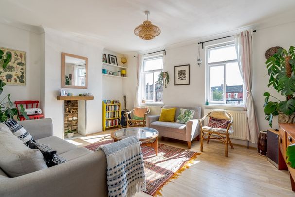 2 Bed Flat, Napier Road, SE25 - Photo 1