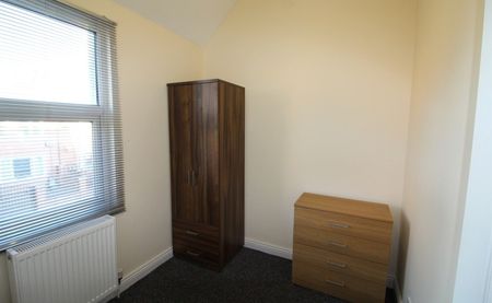 Lodge Cottage, Greenhill Lane, Leeds - Photo 2