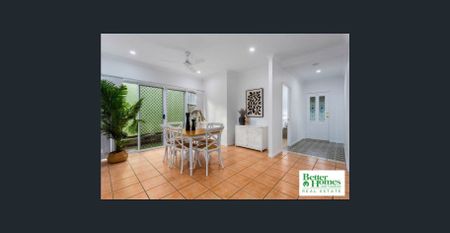 Bright, Spacious & Conveniently Located 3 Bedroom Home - Photo 4