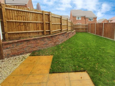 Detached house to rent on - Photo 3