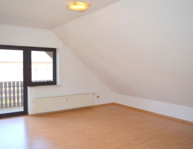Schöne 3 Zimmer Dachgeschosswohnung in ruhiger Lage von Zülpich! - Photo 1