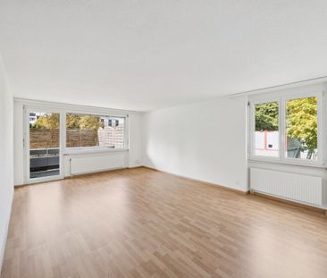 Frisch renovierte 4.5-Zimmerwohnung an ruhiger und zentraler Lage - Photo 1