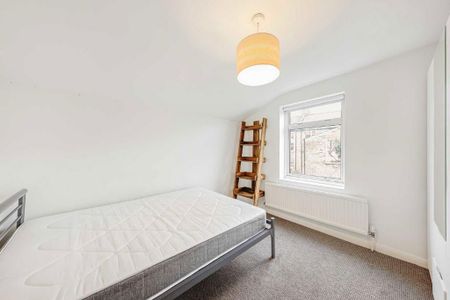 4 bedroom terraced house to rent - Photo 4