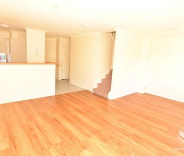 Spacious & Secure Lowset Townhouse in Prime Sunnybank Hills Location - Photo 1