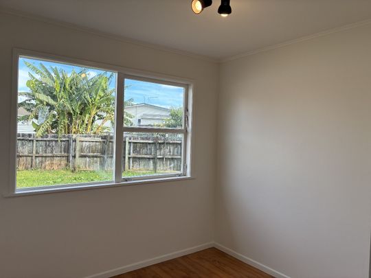 Family home in Manurewa - Photo 1