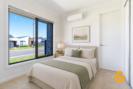 Brand New House - In walking distance to Opalia Plaza - Photo 3