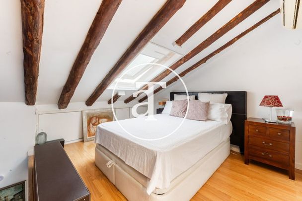 Monthly rental duplex with one bedroom suite, dressing room, and one bathroom in the center of Madrid. - Photo 1