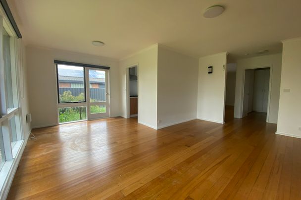 Welcome to 16 Eastern Street, a beautifully renovated family home. - Photo 1