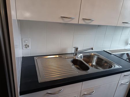 3-room furnished apartment in Eaux-Vives. - Photo 3