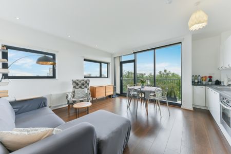 St John’s Hill, SW11, London - Photo 3