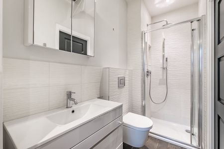 4 bedroom apartment to rent - Photo 2