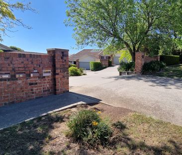 Charming 2-Bedroom Townhouse in Leafy Queanbeyan West - Photo 6