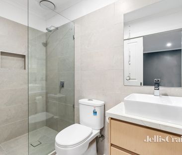 Leafy Lifestyle, Effortless Living – Welcome Home to Research - Photo 6