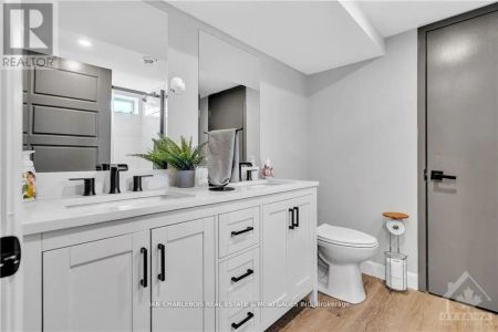 B - 810 SMYTH ROAD - Photo 5