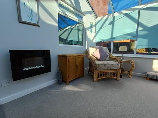 4 bedroom detached house to rent - Photo 1