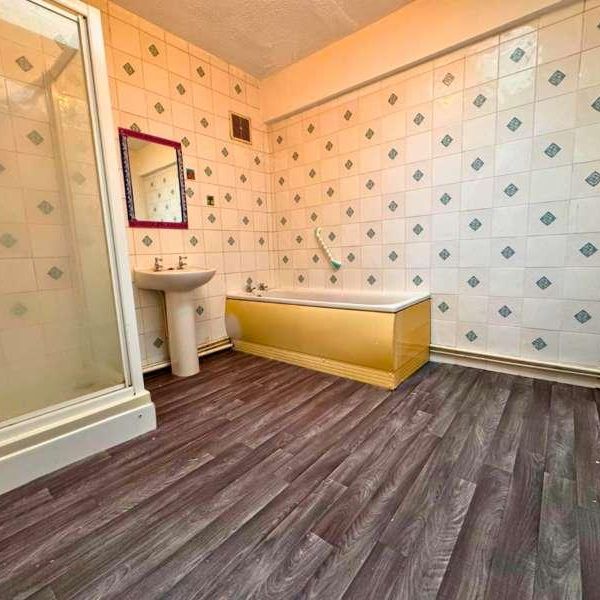 Stourbridge Road, Brierley Hill, DY5 - Photo 1