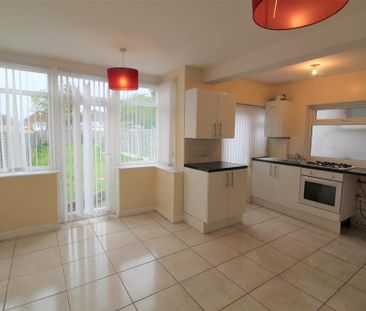 3 bedroom semi-detached house to rent - Photo 4